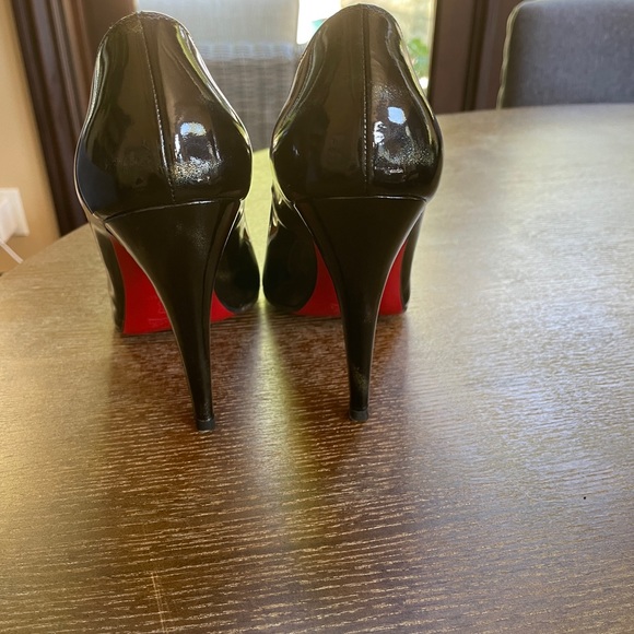 Louboutin patent dark blue heels. Great condition. - Picture 4 of 9